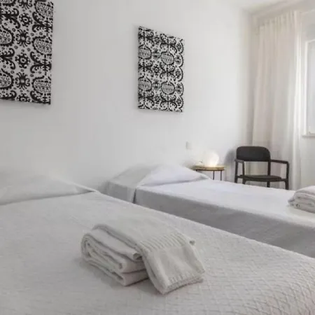 Modern Amazing Location Close To Amenities *