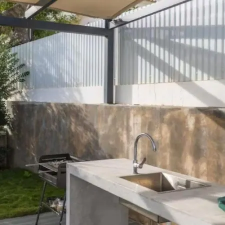 Modern Amazing Location Close To Amenities